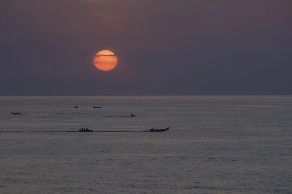 Irāna varētu būt mīnējusi Hormuza šaurumu