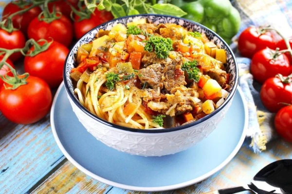 Lagmans: austrumu virtuves noslēpumi un receptes tā pagatavošanai