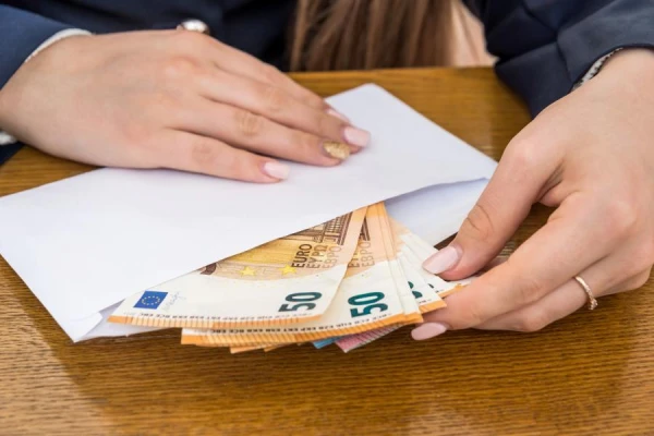 Tiesa skatīs lietu par 100 000 eiro kukuļa piedāvāšanas mēģinājumu IeM amatpersonai