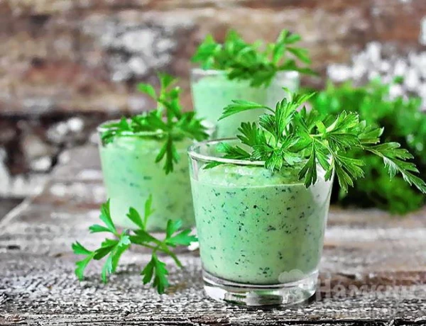 Maigi kefīra kokteiļi svara samazināšanai: 3 vienkāršas receptes