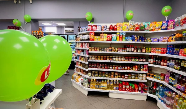 Pavasarī aug pieprasījums pēc dārza precēm; pircēji izvēlas ērtības un iepirkšanos tuvāk mājām