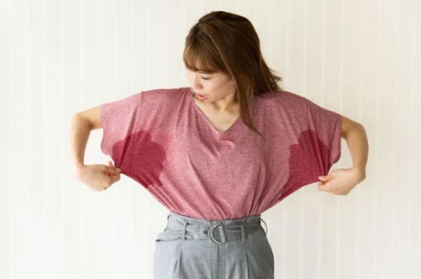 Vai ausu sērs, blaugznas un sviedri patiešām palīdz organismam atbrīvoties no toksīniem?