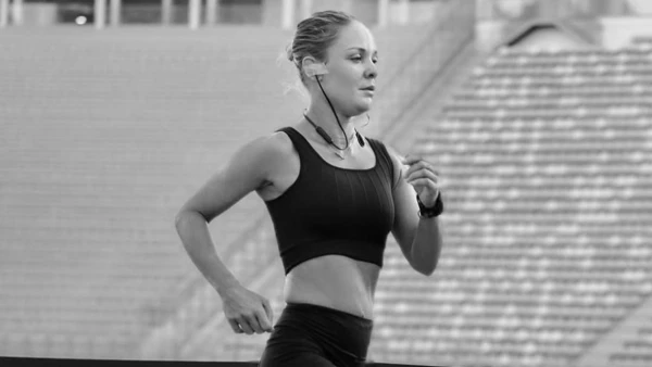 Traģēdija triatlona sacensībās: populāra Brazīlijas fitnesa blogere gājusi bojā peldēšanas laikā ASV