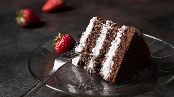 Ne tik acīmredzama izvēle: kad kūkas gabals var būt labāks par glāzi sulas