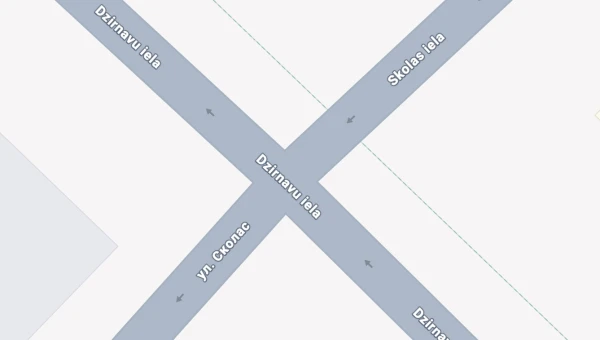 Slēgs satiksmi Dzirnavu un Skolas ielas krustojumā