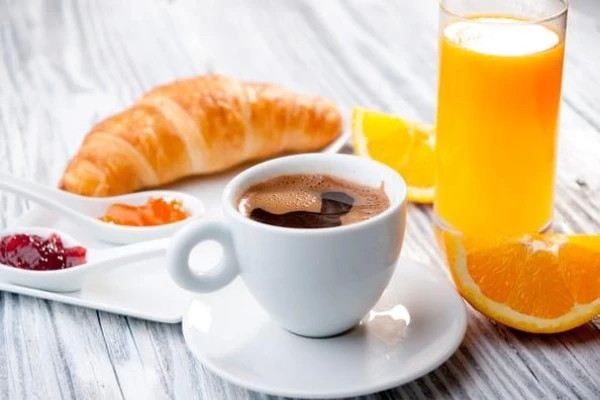 Brokastu nepieciešamība: ko labāk ēst no rīta