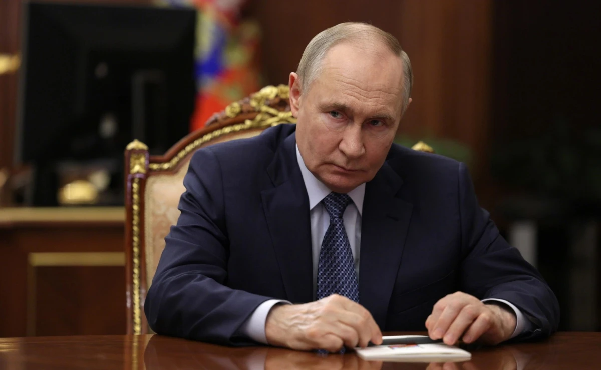 Laikraksts: Armijas vadība pārliecinājusi Putinu, ka ieņems Donbasu līdz rudenim