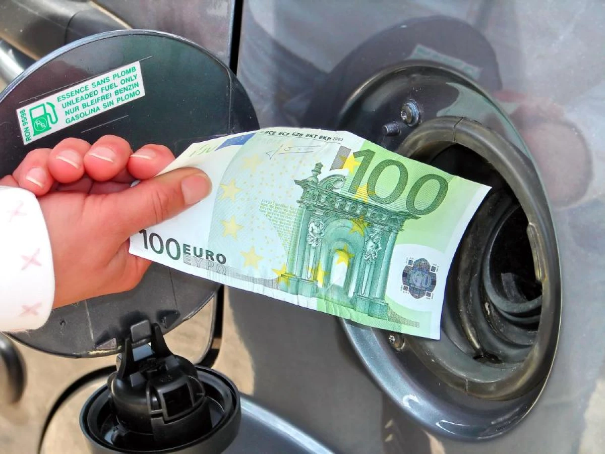 EM: Akcīzes nodokļa likmes samazinājums dīzeļdegvielai mazinās ieņēmumus par 6,7 miljoniem eiro mēnesī