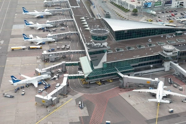 Dronu apdraudējuma dēļ Helsinku lidosta īslaicīgi aptur darbu