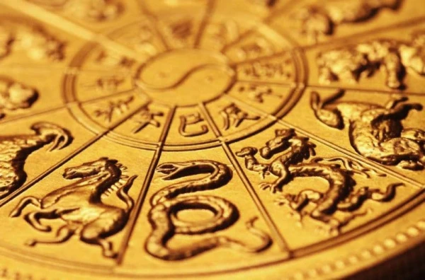 Veiksme klauvēs pie durvīm: 5 zodiaka zīmju pārstāvji jau pavisam drīz iegūs laimīgo lozi