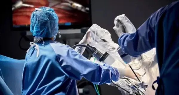Jūrmalas slimnīcā veiks Latvijā pirmās robotasistētās operācijas ar «Da Vinci» sistēmu