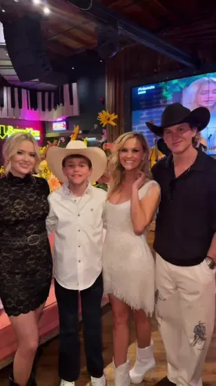 Rīza Vītherspūna ar bērniem